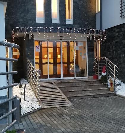 Hotel Aqua Sarvar Exterior photo