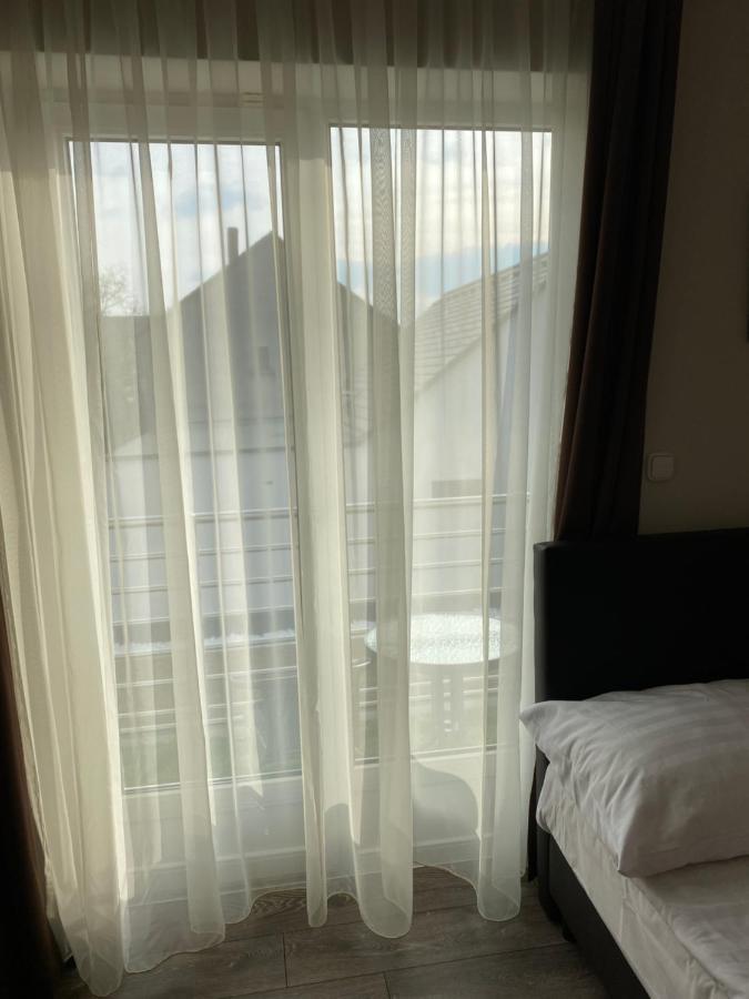 Hotel Aqua Sarvar Exterior photo